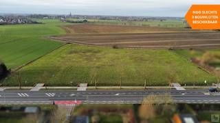 Reeds 1 van de 4 bouwloten verkocht !!Kooigem, een landelijke deelgemeente van Kortrijk waar deze bouwpercelen zich bevinden. De verkaveling is zeer...
