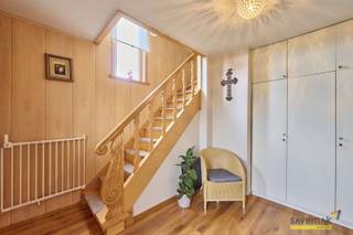 Cette maison très centrale est située à 1,4 km du centre de Lommel, tout en étant proche de la forêt.Par le hall d'entrée, vous entrez dans l'espace...