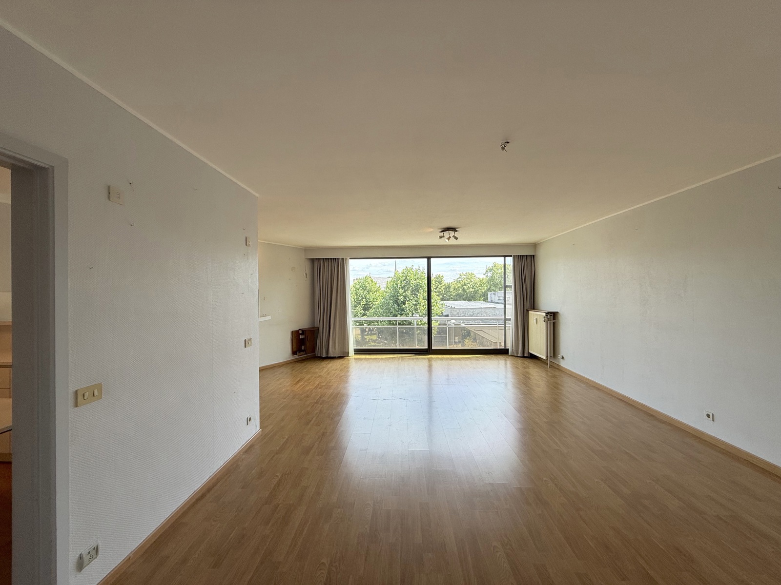 Ruim appartement met 3 slpks in centrum Sint-Kruis - foto 4
