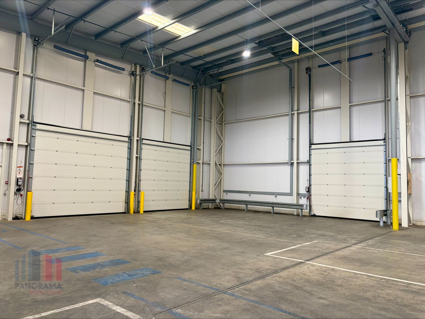 Strategisch Gelegen Industrieel Bedrijfsgebouw bestaande uit  Magazijnen, Kantoren &amp; Buitenruimte - foto 5