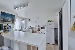 Dit appartement met leefruimte, keuken, badkamer met toilet, slaapkamer en terras bevindt zich op het vrachtschip "La Sonrisa" en wordt samen...