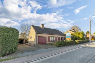 Voor meer info of een bezoek, bel 053 59 49 31 - Uniek renovatieproject - Op een toplocatie in Nieuwenhove (Geraardsbergen), op de grens met...