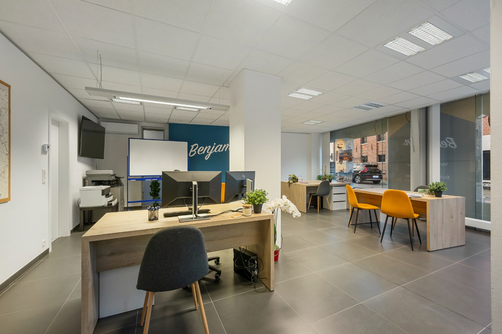 Espace commercial/bureau avec cuisine séparée, espace de stockage et toilettes sur la place de Dadizele. - photo 5