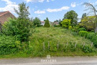 Voor meer info en foto’s, surf naar www.swevers.be – Gelegen aan de rustige Sint-Truidenstraat in Gingelom, biedt dit perceel van 10 are 45...