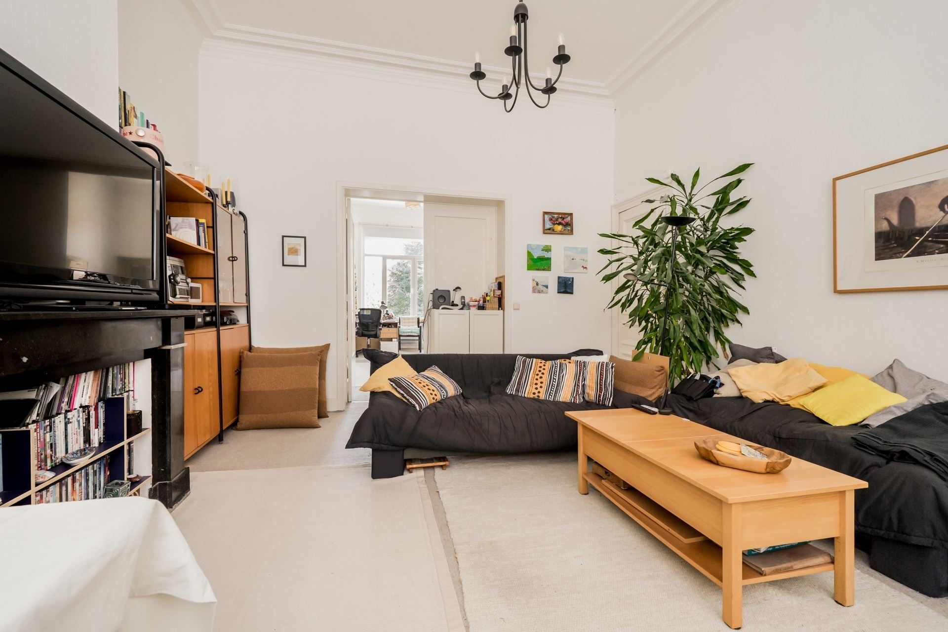 Te renoveren appartement met 1 ruime slaapkamer en renovatiepotentieel in de Europese Wijk - foto 5