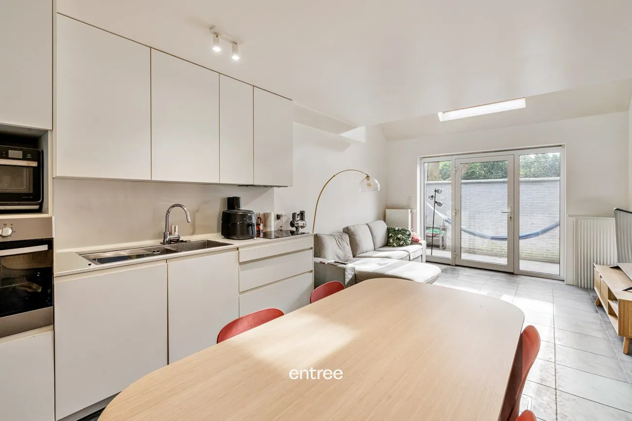 Grondig verbouwde woning aan het gezellige Kokerpark. - foto 4