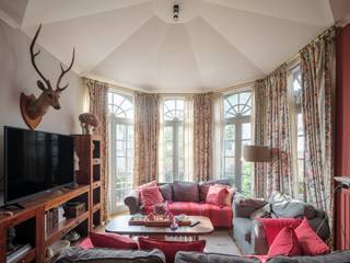 Sint-Amandsberg. Op te frissen directeurswoning met bijhorend magazijn en afzonderlijke loft op een boogscheut van het centrum van Gent. Voor meer...