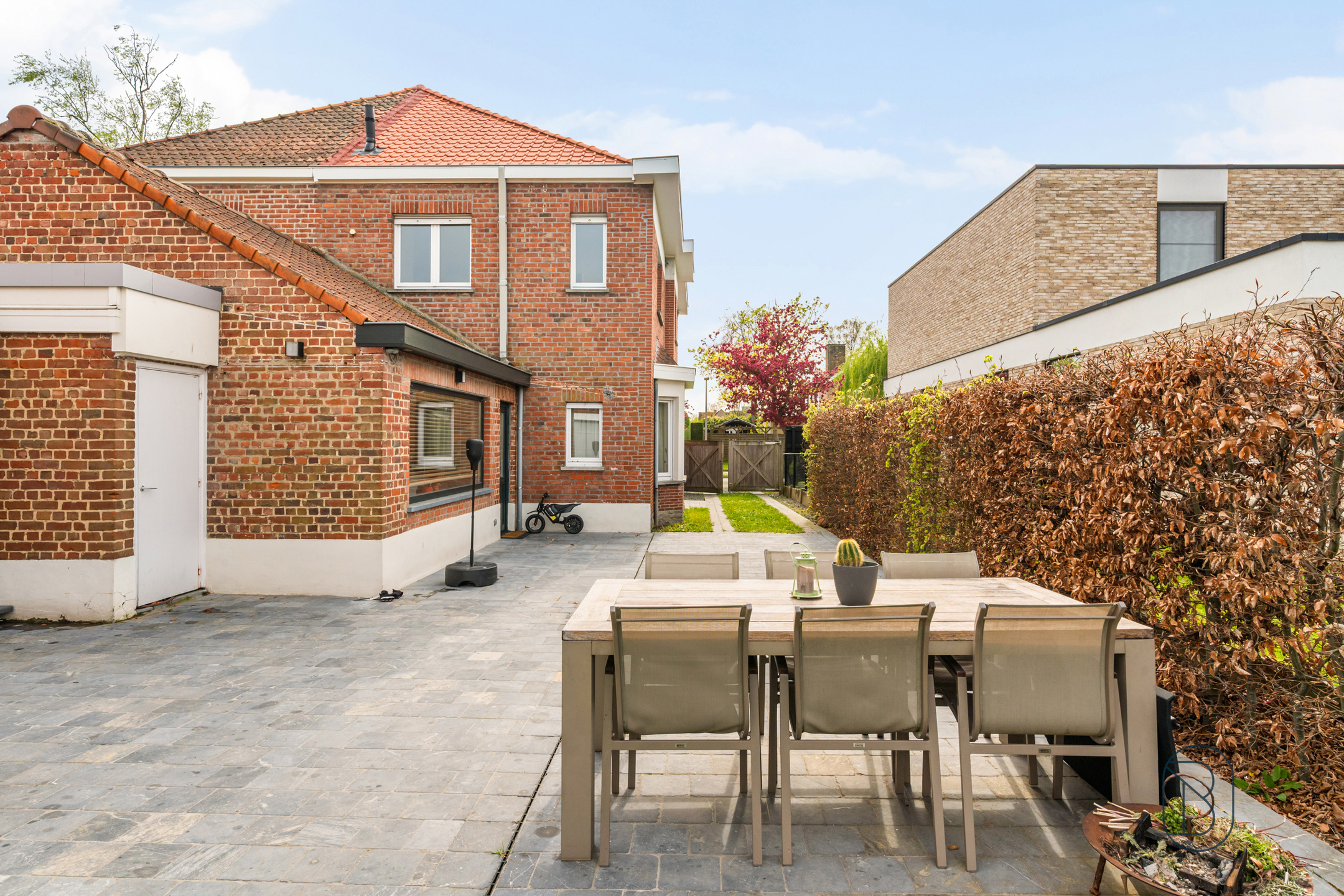 Topgelegen leuke woning met 3 slk, garage en TUIN! - foto 2