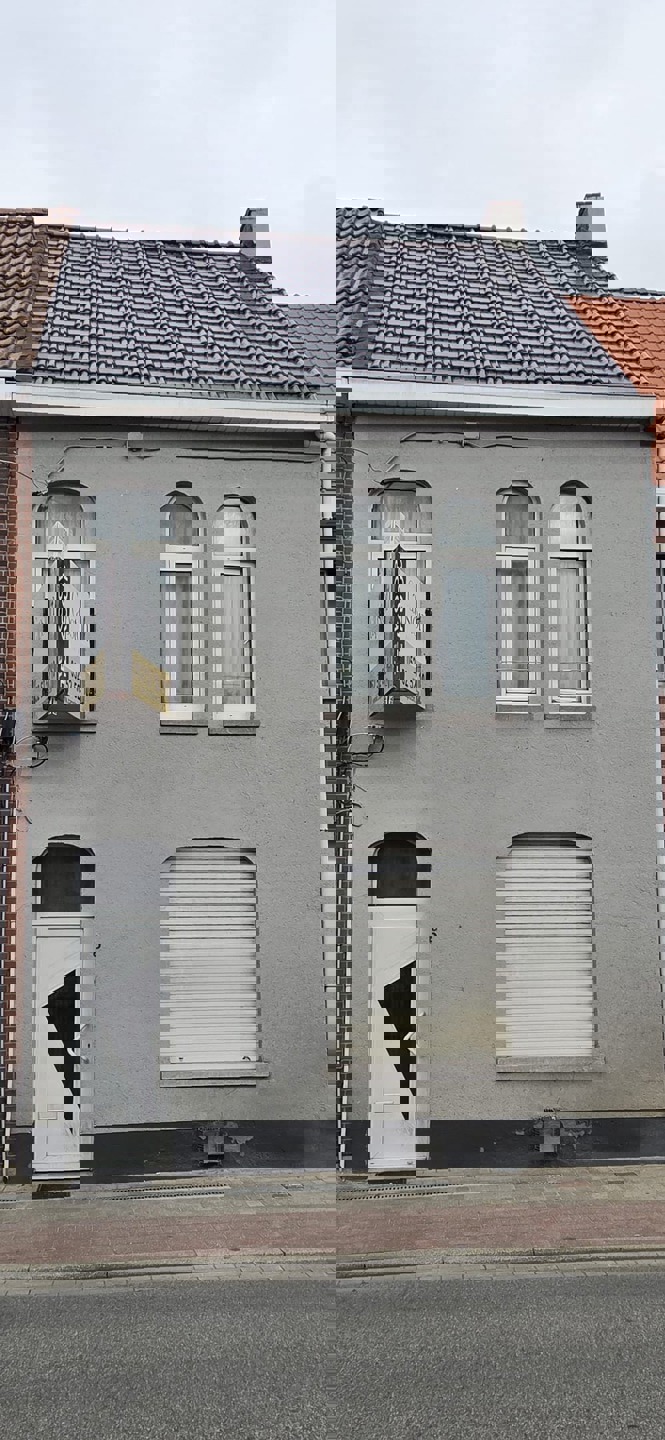 Te renoveren gezinswoning met 3 slaapkamers - foto 1