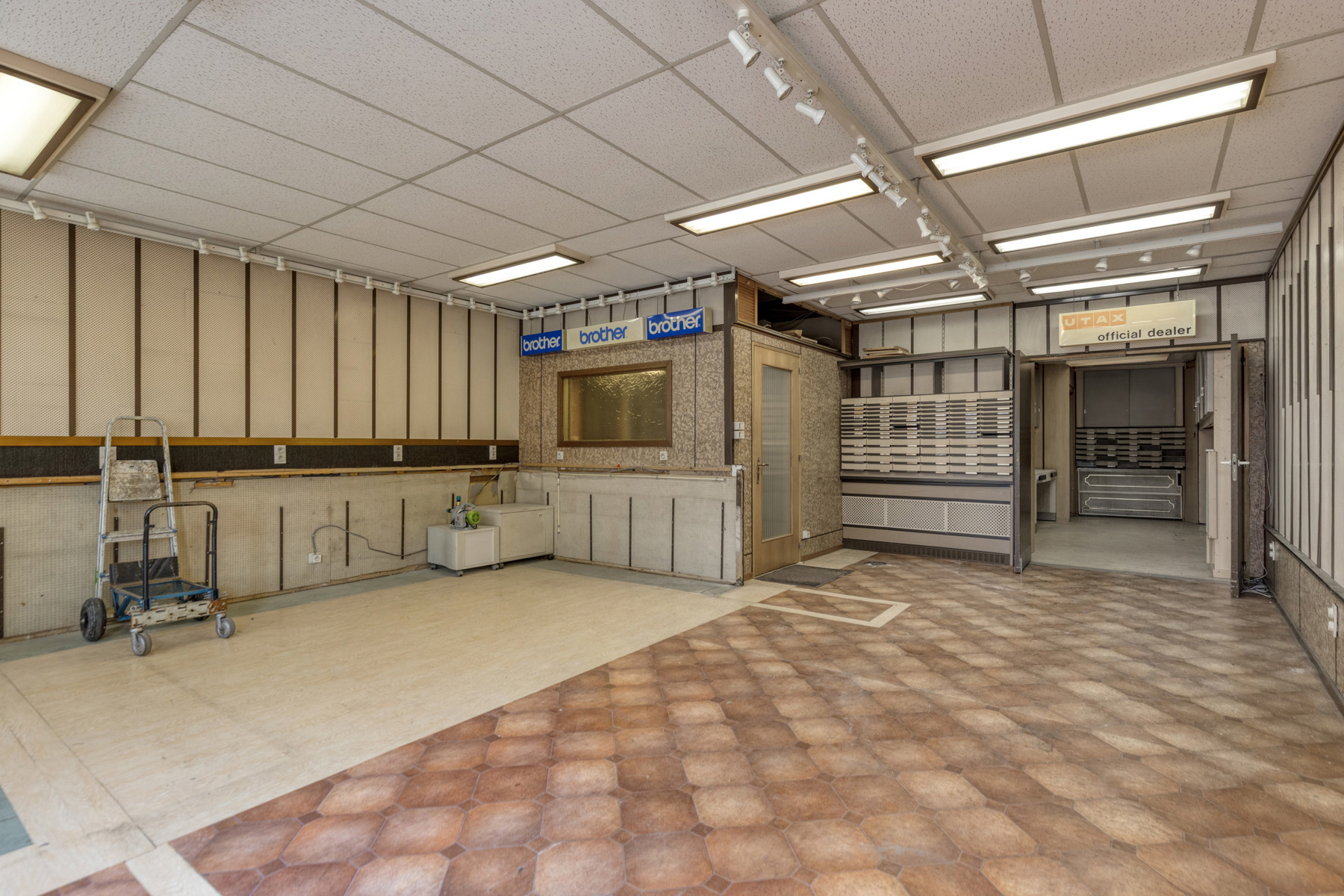 Te renoveren woning/handelspand met veel potentieel. - foto 4