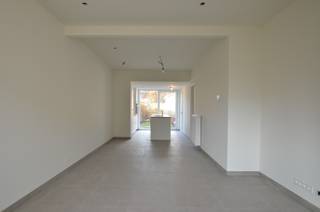 Op een rustige ligging in Zeebrugge, vlakbij het voetbalveld en met een vlotte verbinding richting centrum en haven, vinden we deze...