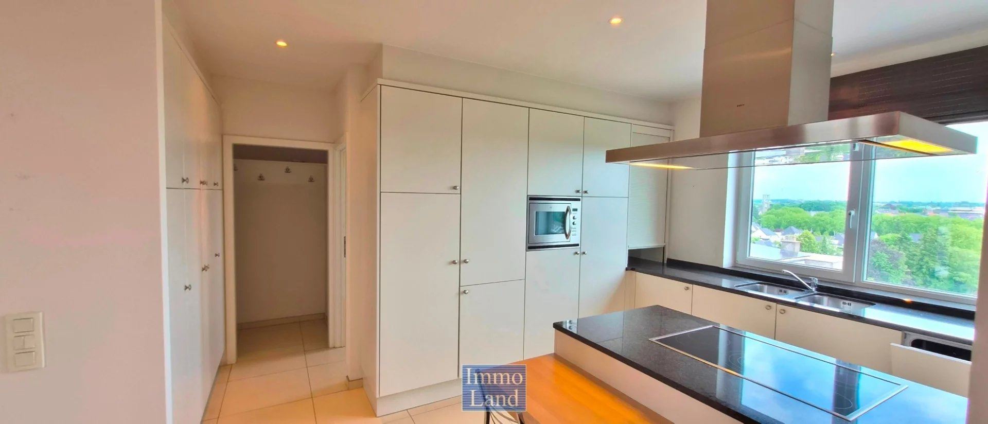 Ruim en energiezuinig appartement van 140 m2 met een groot terras van 40m². - foto 4