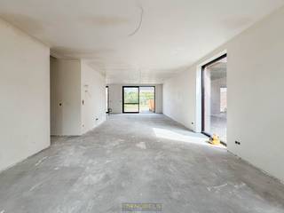 Mogelijkheid tot aankoop à 6% BTW!STIJLVOLLE OPEN BEBOUWING (BEN-WONING) met ideale ligging tussen het CENTRUM VAN GAVERE EN DE N60. De eigendom is...