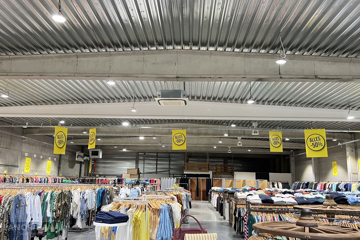 Commerciële ruimte van 924 m² met uitstekende visibiliteit - foto 4