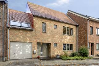 Dit huis in Boom is een buitenkans voor wie op zoek is naar een instapklaar en ruim huis en dat gecombineerd met een kindvriendelijke en...