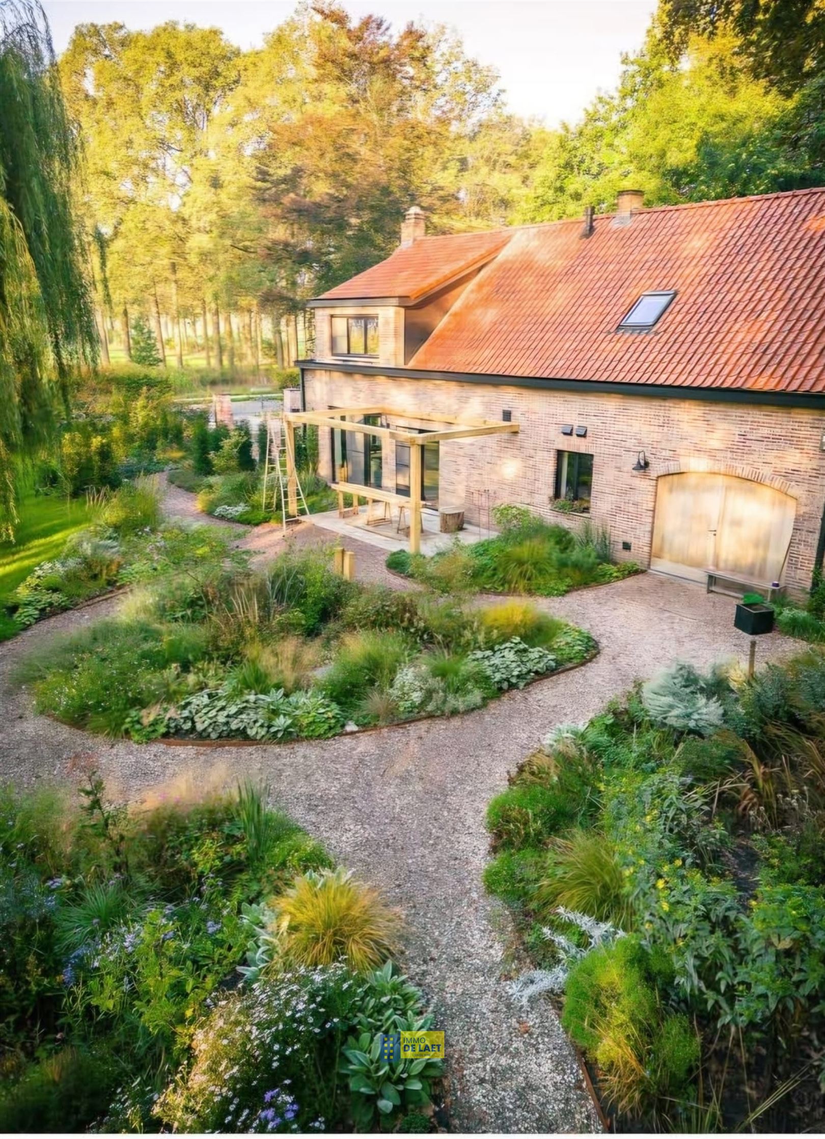 Charmante woning gelegen aan het privédomein van kasteel Sterbos te Wuustwezel - foto 1