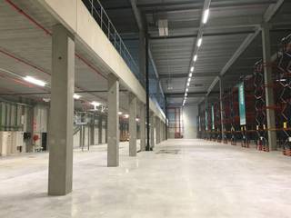 -Terrein1 laaddock per 1.000 m²- Vrije hoogte: 12,20 m- Vloerbelasting magazijn: 50 kN/m²- Volledig omheind terrein- ESFR sprinklerinstallatie-...