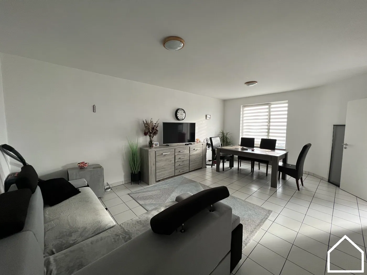 INSTAPKLARE STUDIO MET LIFT EN TERRAS AAN DE RAND VAN IEPER CENTRUM - foto 5