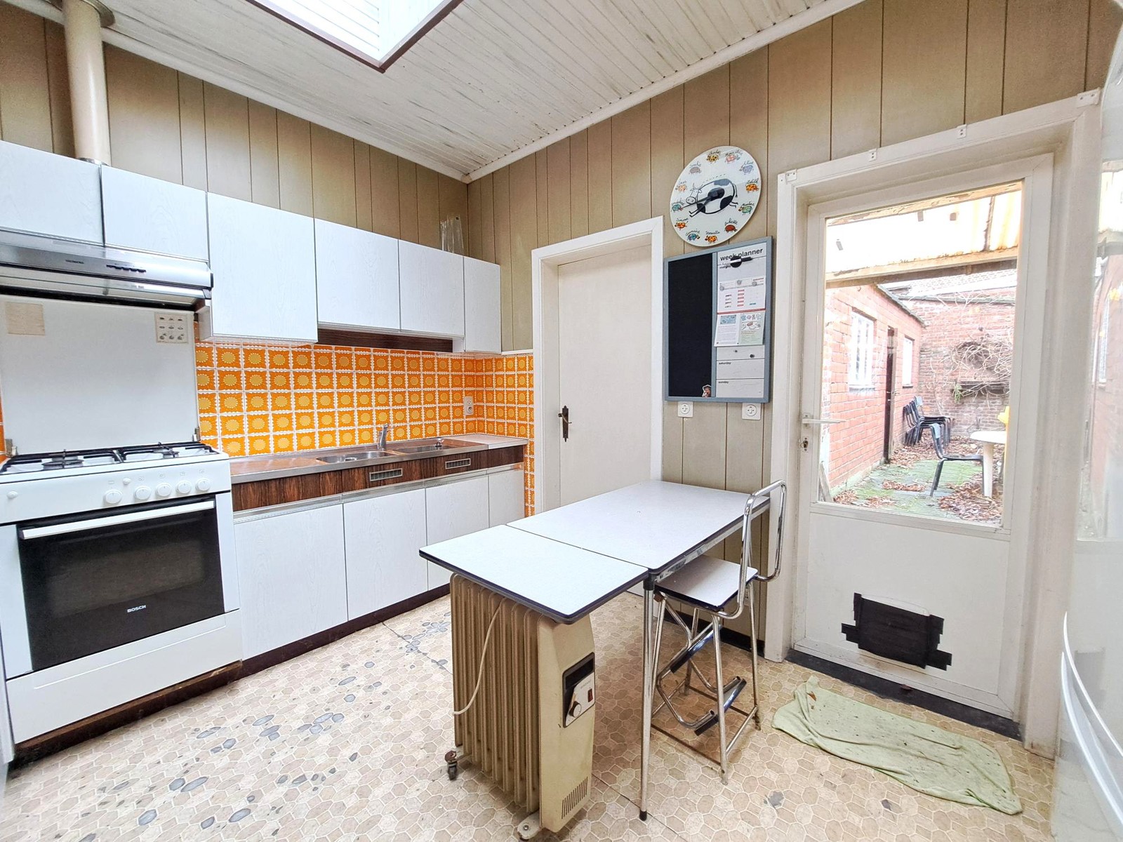 TE RENOVEREN WONING MET 2 SLAAPKAMERS, ZOLDER EN TUINTJE - foto 4