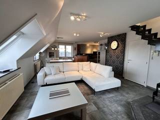 Looking for a quiet apartment with all amenities nearby? This spacious and ready-to-move-in apartment on the fourth floor offers the perfect...