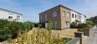 <u><span><strong>OPPORTUNITY!!!</strong></span></u><br /><br />This charming corner house on Notelarenlaan in Knokke village offers everything you seek in a home: a tranquil environment, a cozy garden, and a garage box. <strong>Layout:</strong> <u>ground floor</u>: entrance hall, toilet, spacious living room, equipped kitchen, large laundry room, driveway with garage box at the back. <u>1st floor:</u> landing, 3 bedrooms, shower room, and bathroom with bathtub & toilet. An absolute must-see, both for permanent and second residences. Feel free to call us for a viewing and judge for yourself. The asking price is €745,000 excluding purchase costs.<br /><br /><br /><br /><span><strong>Sale subject to conditions; See www.more.be, "attachments" and subject to availability.</strong></span><br />