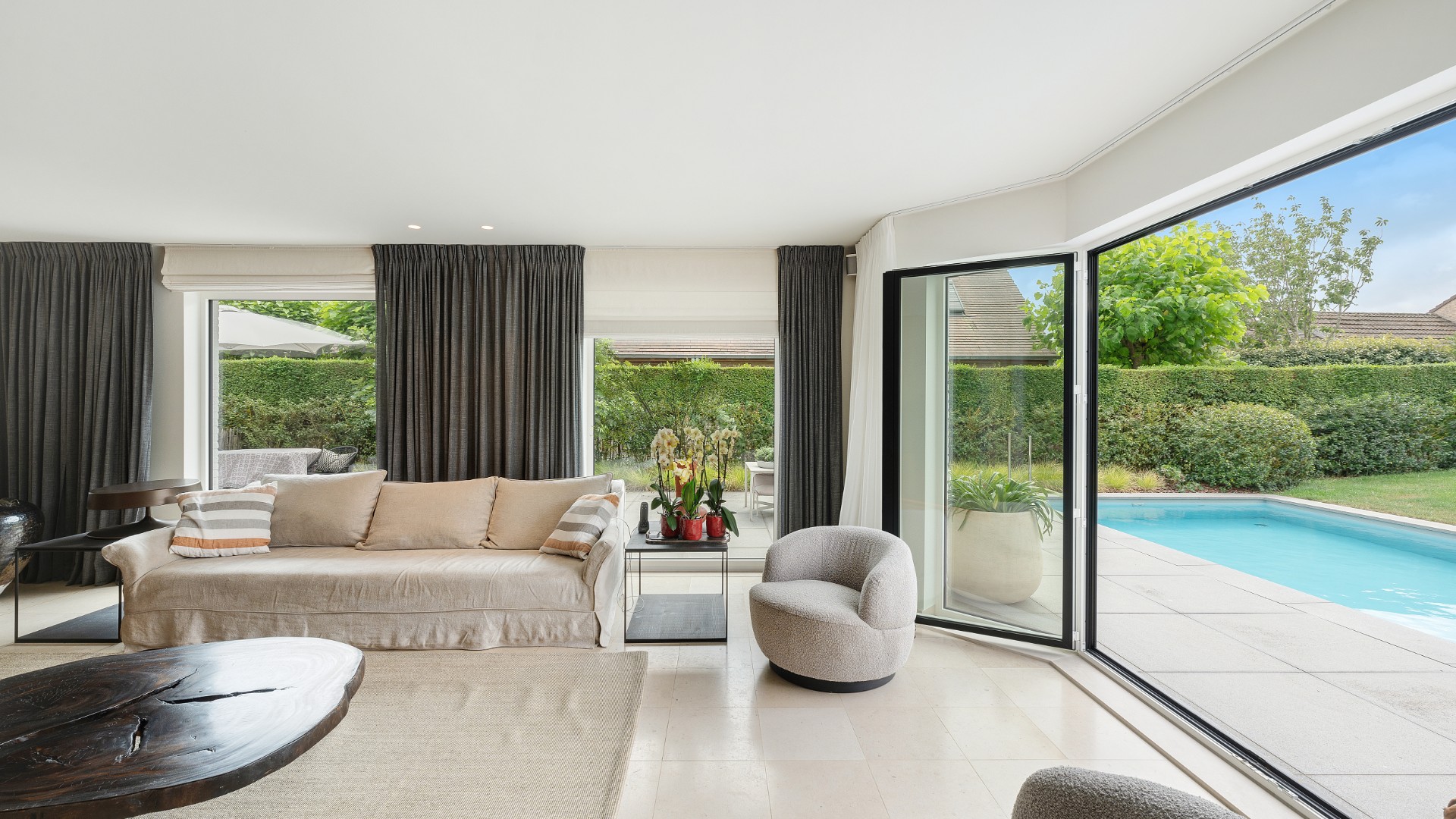 Une magnifique villa écoénergétique, récemment rénovée et dotée d'une piscine chauffée ; elle est méticuleusement entretenue et située dans un quartier résidentiel d'un calme exceptionnel, à proximité du centre de Knokke. - photo 5
