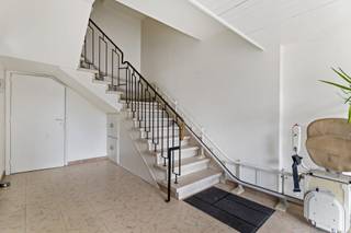 Ben je op zoek naar een appartement dat je volledig naar eigen smaak kunt renoveren, gelegen op een absolute rustige toplocatie in Mortsel? Dan is...