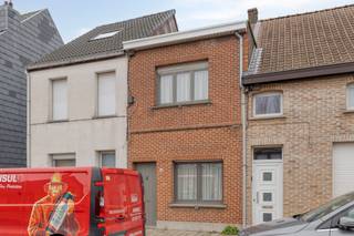Te koop: gezellige woning in Willebroek, rustig gelegen en met een ruime tuin. Deze woning uit 1958 combineert klassieke charme met enkele recente...