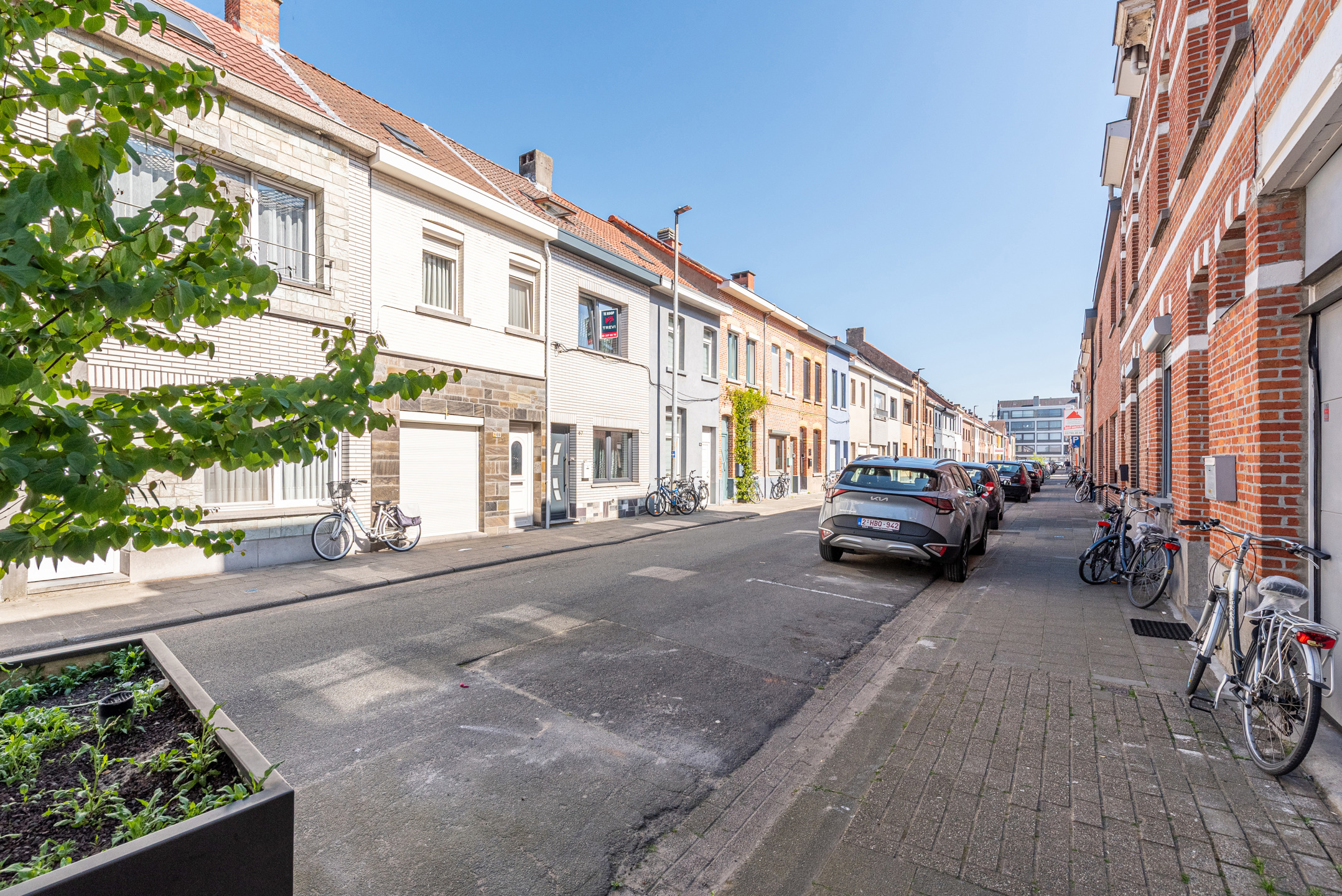 Instapklare gezinswoning met 4 slaapkamers en tuin - foto 4