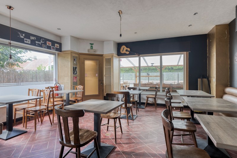 Commercieel pand met woonst en feestzaal op zichtbare locatie te Tielt 🏠 - foto 4