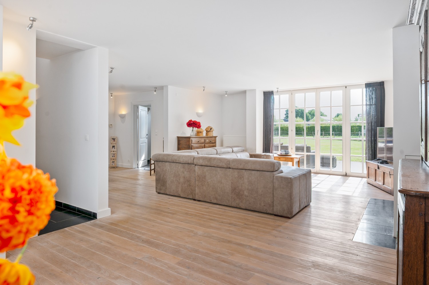 Gerenoveerde villa met bijgebouw en vijver op een perceel van 1,8 ha te Putte - foto 4