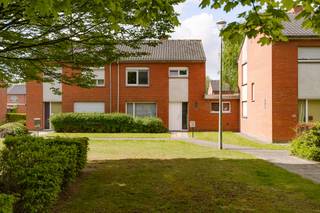 Deze charmante woning is gelegen in een rustige wijk in Roeselare. Op wandelafstand vindt u tal van winkels, supermarkten en horecazaken, evenals...