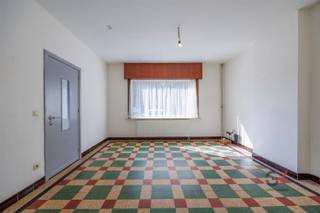 Dit uitzonderlijke opbrengstpand in het bruisende centrum van Scherpenheuvel biedt een niet te missen kans voor investeerders die op zoek zijn...
