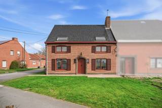 In de Poelkapellestraat 29 te Houthulst vinden we deze charmante halfopen woning terug, gelegen in een rustige en groene omgeving. De woning heeft...