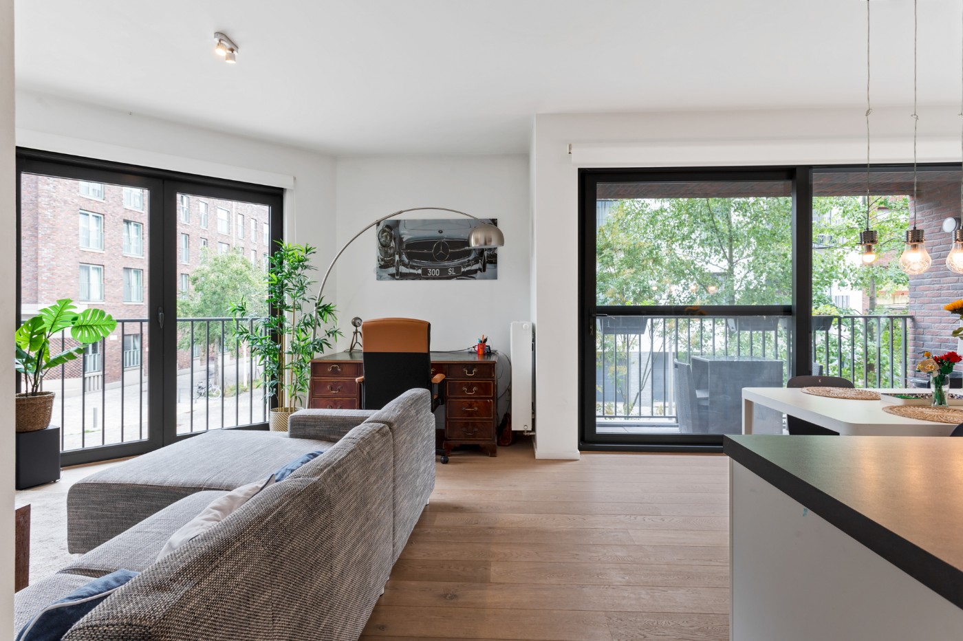 Recent app. op 1e verd. met 2 slpk. in Cadix-buurt te Antwerpen - foto 4