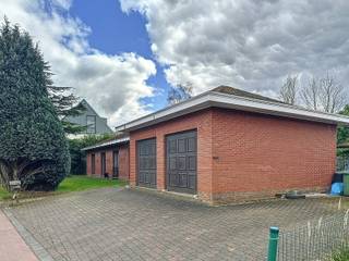 Bent u op zoek naar een ruime bouwgrond op een toplocatie? Deze centraal gelegen grond van 1.485 m² biedt tal van mogelijkheden!✨ Ideaal voor twee à...