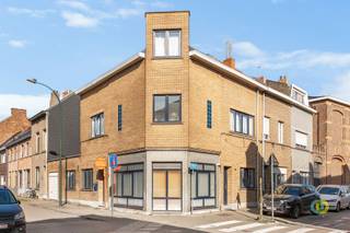 Located in a quiet residential area in Vilvoorde, a short distance from the train station, is this unique property with two spacious apartments. It...