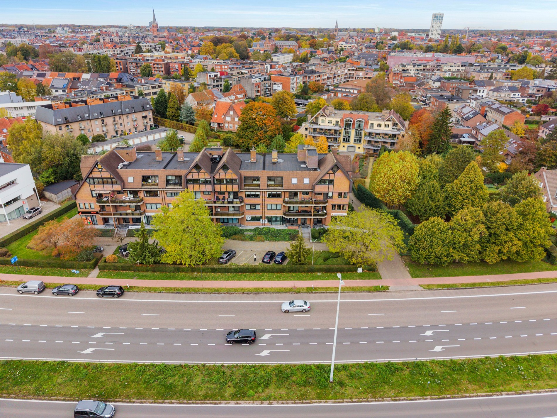 Handelspand ca. 500m² met 8 privé parkeerplaatsen, aan de Ring van Turnhout - foto 3