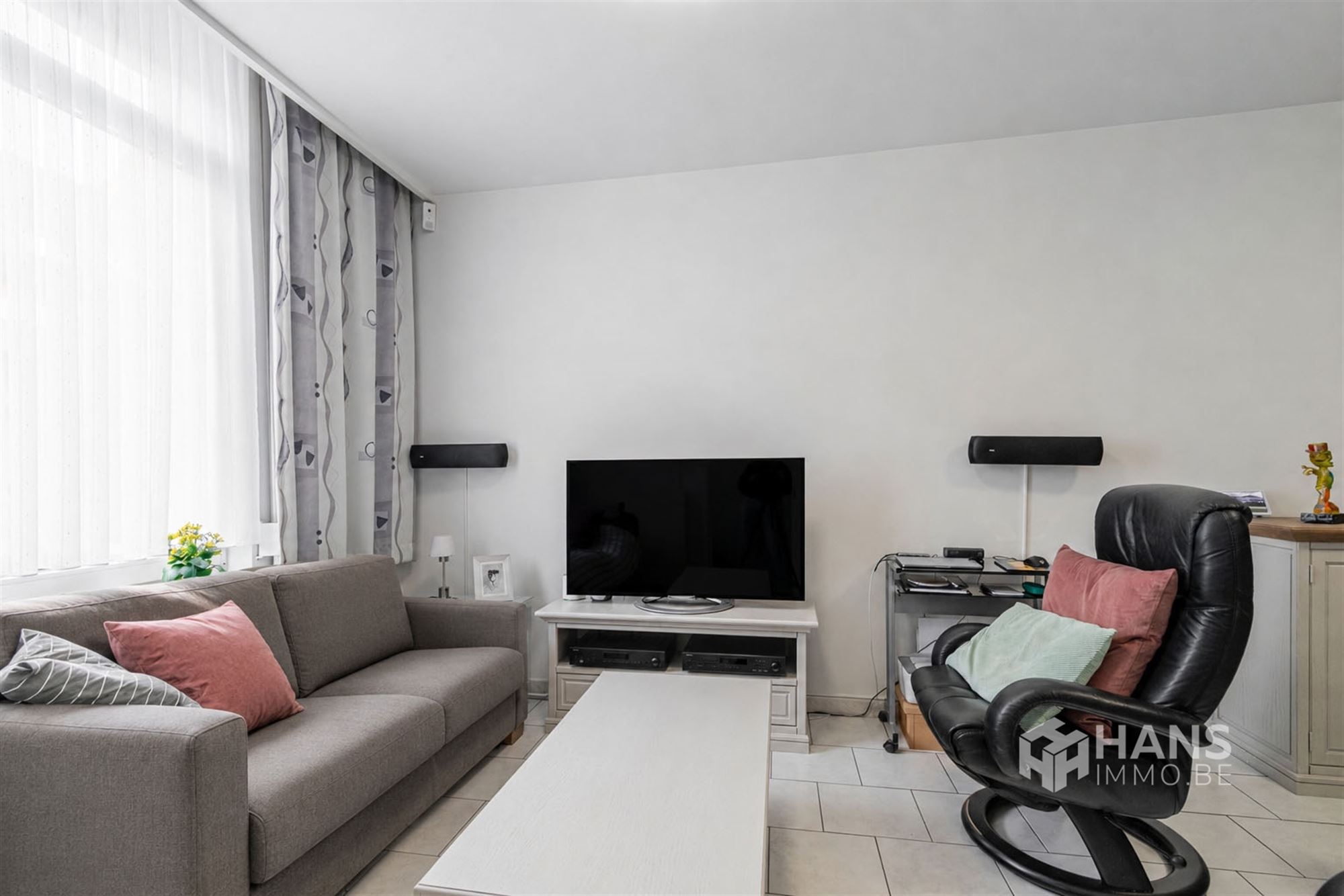 Instapklare woning ( 83 m²) met 2 slaapkamers en buitenruimte (17 m²) in Merksem - foto 2
