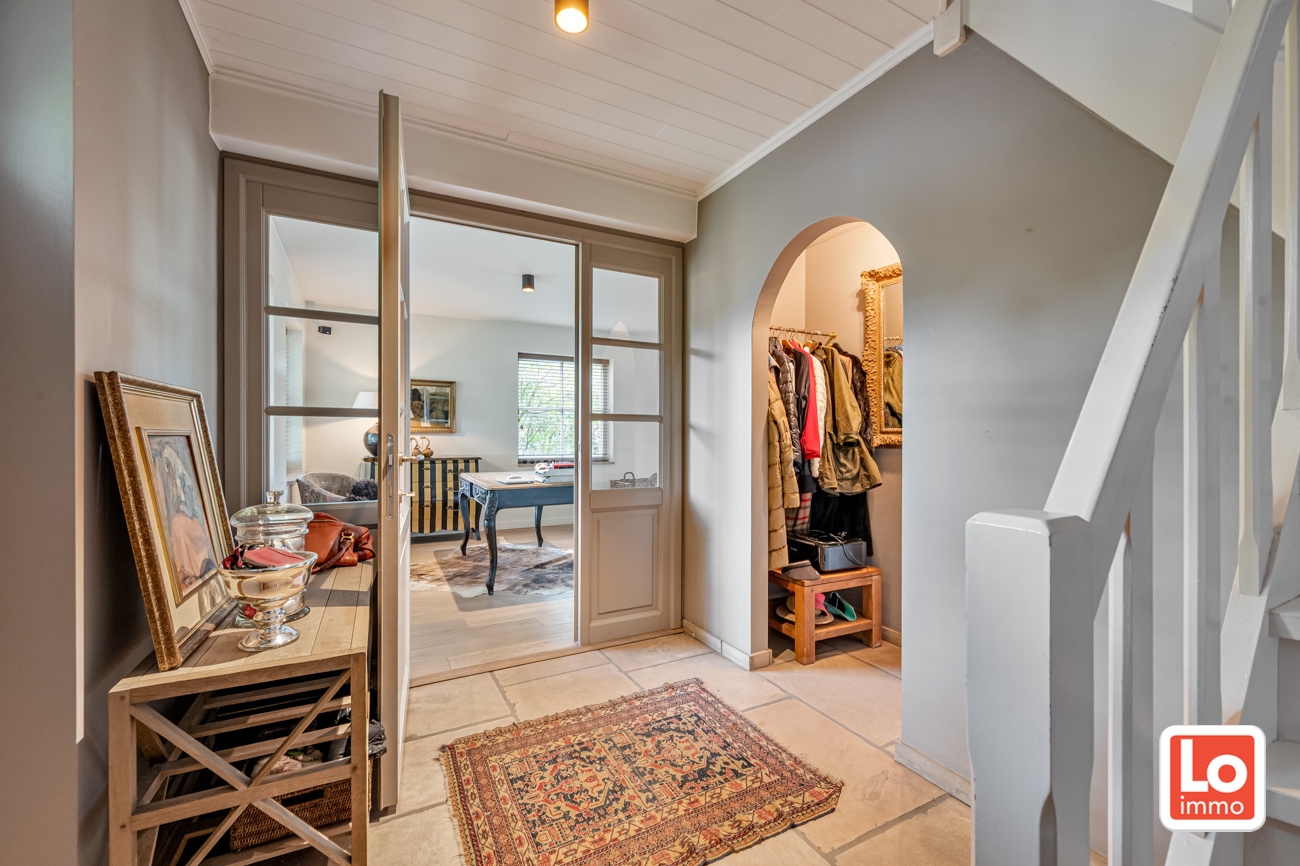 VERKOCHT! Charmante alleenstaande woning met inpandige garage en grote tuin op een rustige, groene locatie nabij het centrum van Beervelde! - foto 4