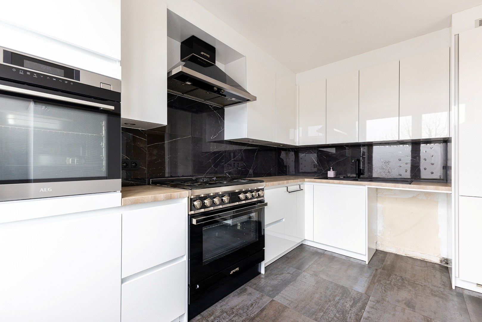 Energiezuinig gerenoveerd 2-slaapkamer appartement (2v) met terras! - foto 3