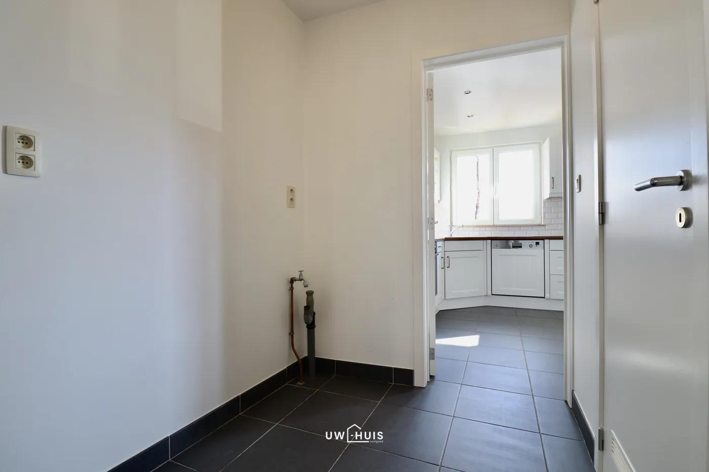 Ruim duplex app met 3 slpk's, terras én inpandige garage, in het centrum van Sint-Niklaas - foto 5
