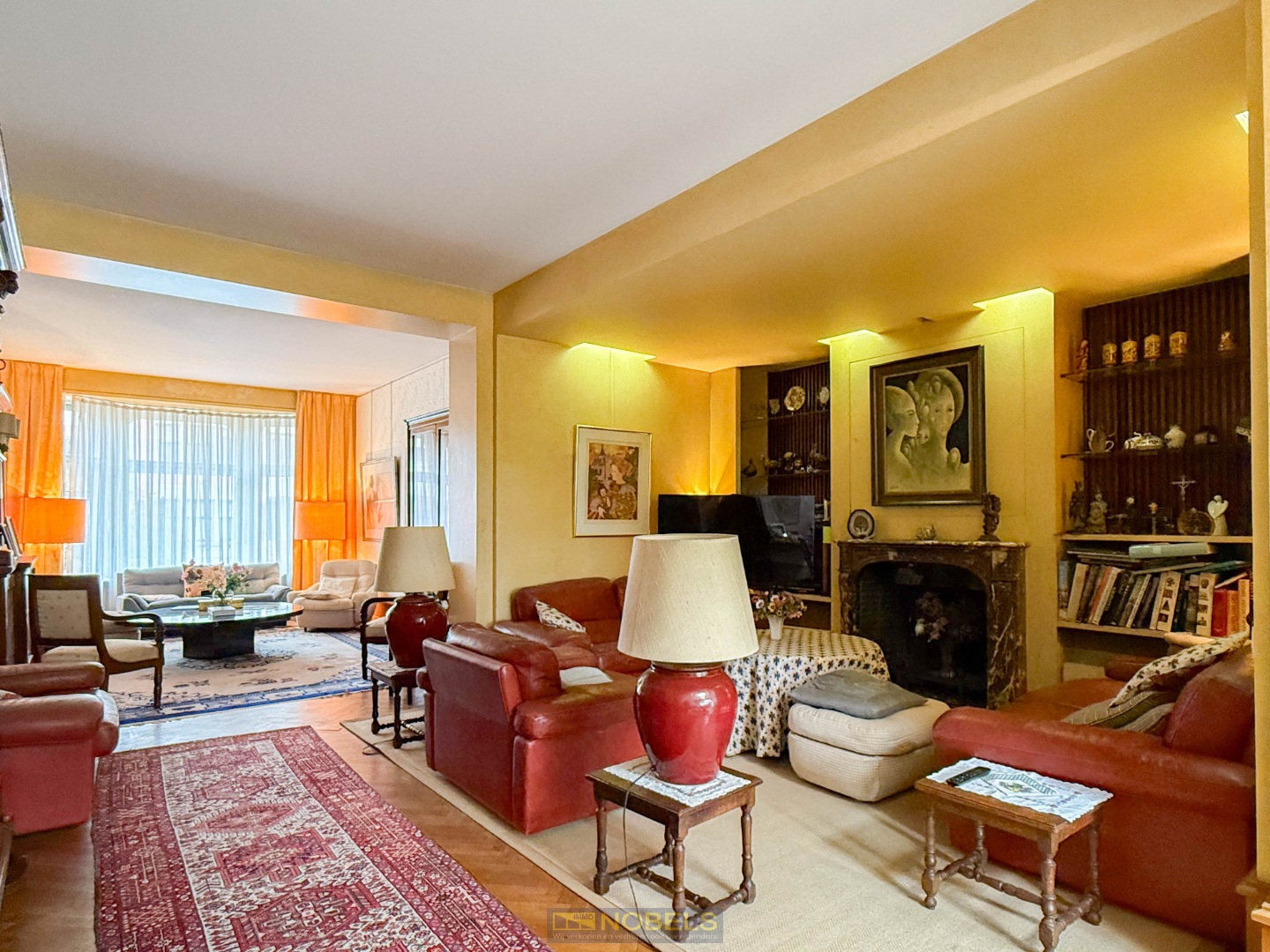 For sale, elegant townhouse of timeless grandeur with marble accents - photo 5