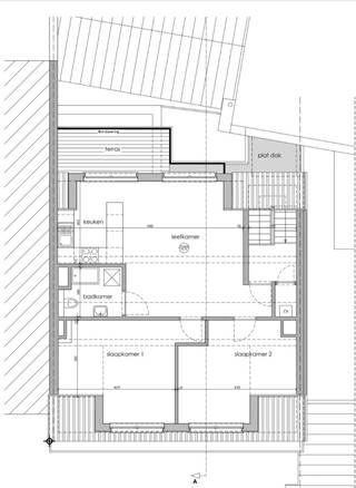 <pre><span>Ideaal gelegen appartement met 1 slaapkamer en een kantoorruimte in Wemmel 1780. <br />Het appartement bevindt zich op de bovenste verdieping van een klein gebouw met 3 verdiepingen en bestaat uit:<br />een hal met parketvloer; een woonkamer van 16 m² met parketvloer; een ingerichte maar niet-uitgeruste keuken met tegelvloer; <br />een slaapkamer van 17,20 m² met parketvloer; een badkamer van 2,50 m² met tegelvloer; en een kantoorruimte van 6 m² met parketvloer. <br />Het appartement beschikt tevens over twee kelders (4 en 5) in de kelder. Het appartement behoeft volledige renovatie. <br />Het elektriciteitskeuringsrapport voldoet niet aan de eisen - Energieprestatiecertificaat (EPC) rating F - <br />Informatie en bezichtigingen op aanvraag.</span></pre>
<pre></pre>
<pre></pre>