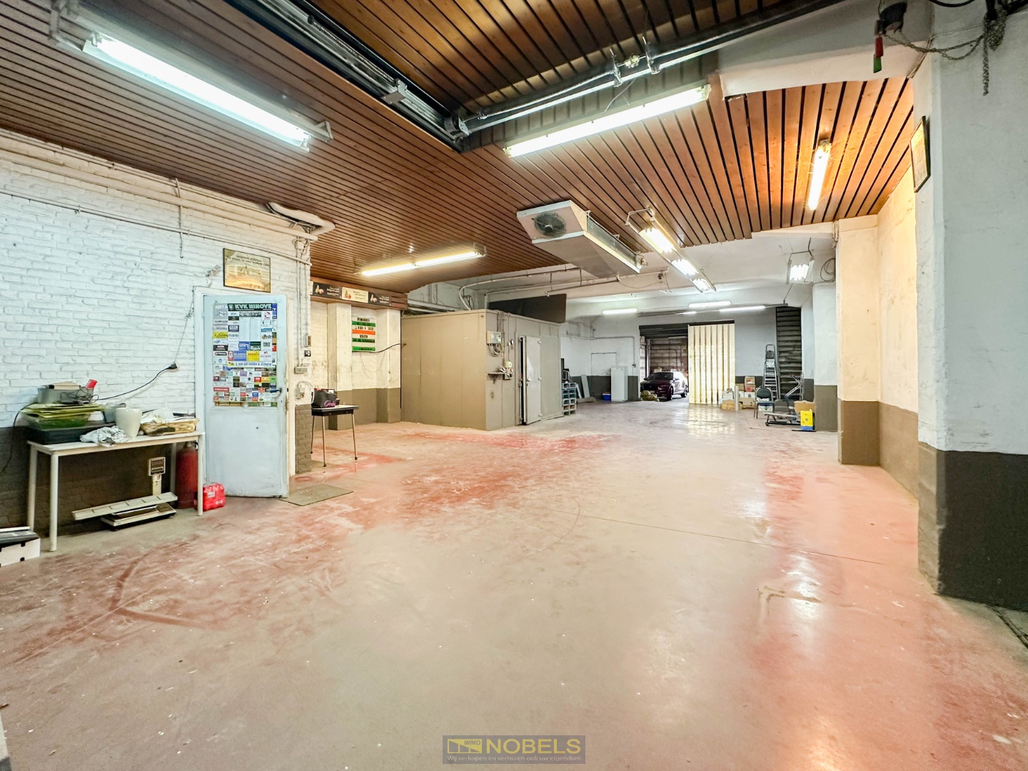 Te koop, veelzijdige eigendom met woonst en magazijn (300m²) met veel visibiliteit te Ninove - foto 2