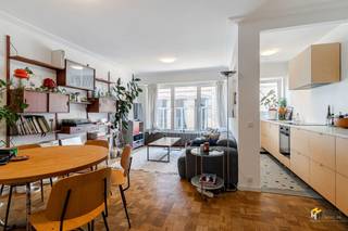  Unique renovated apartment (. m²) with 1 bedroom and terrace (3 m²) in Berchem. In this sought-after neighborhood in Oud-Berchem you live quietly...