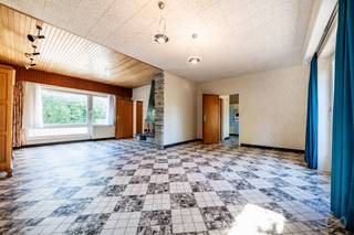 Contact Sabrina 071 15 87 87Située à Jamioulx, dans une zone particulièrement prisée, cette belle maison 3 façades vous offre de beaux volumes et un...