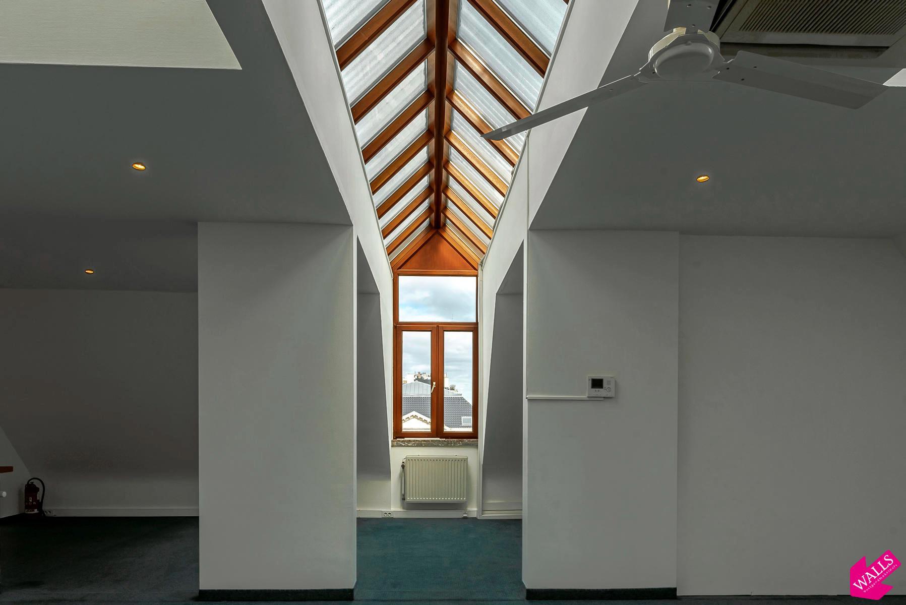 Commercial à louer à Anvers - photo 2