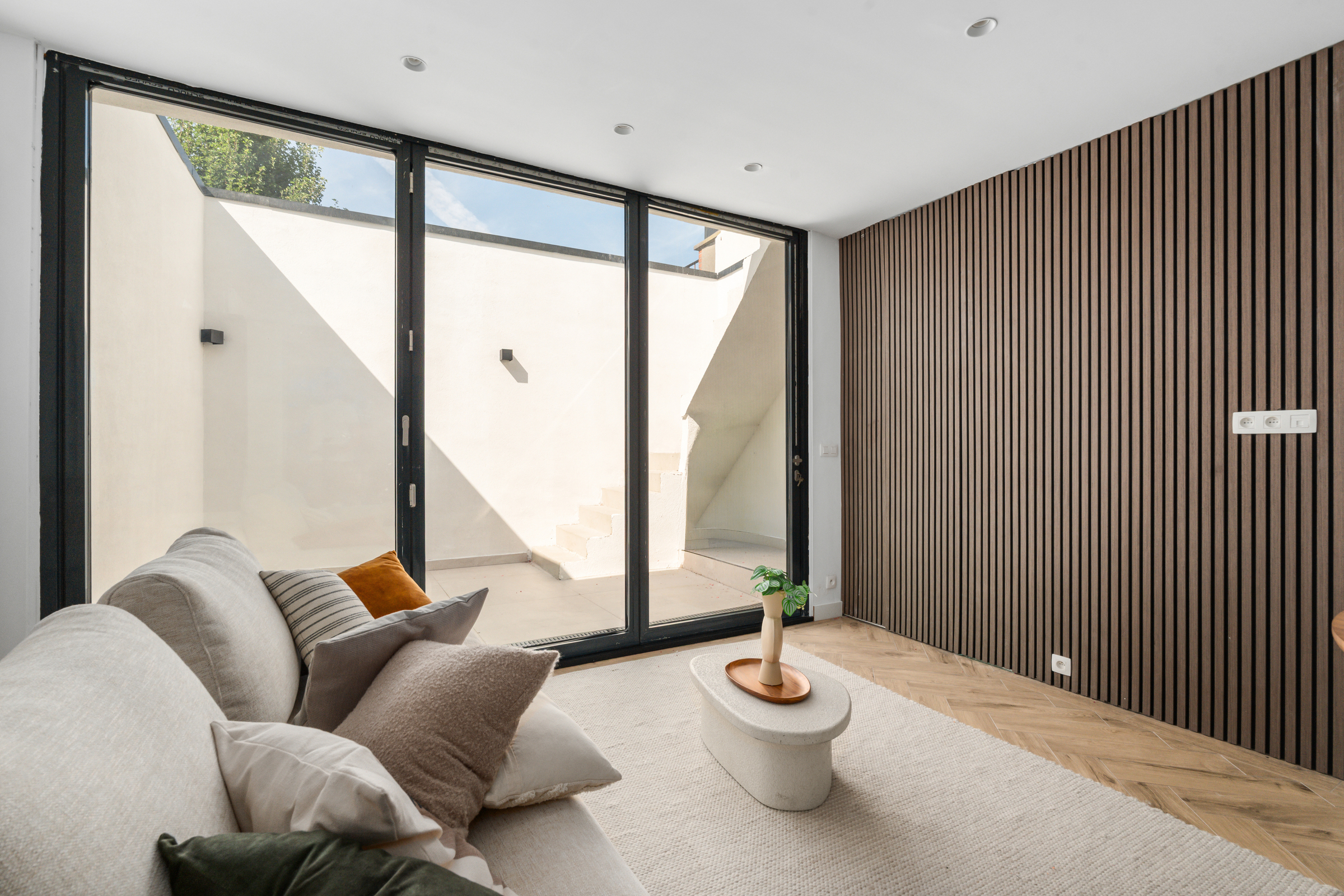 Gerenoveerde 3 slaapkamer woning met een koer en dakterras - foto 4