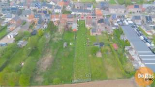 BAMBRUGGE - Deze mooi bouwgrond, voor het bouwen van een halfopen bebouwing, kunt u vinden in een rustige straat op een centrale locatie...